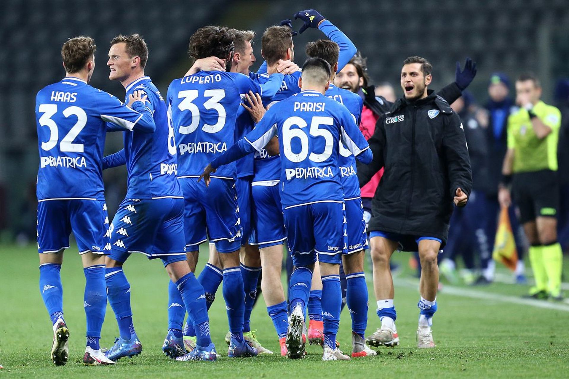 库明加对回归持开放态度 但要求新合同获控制权